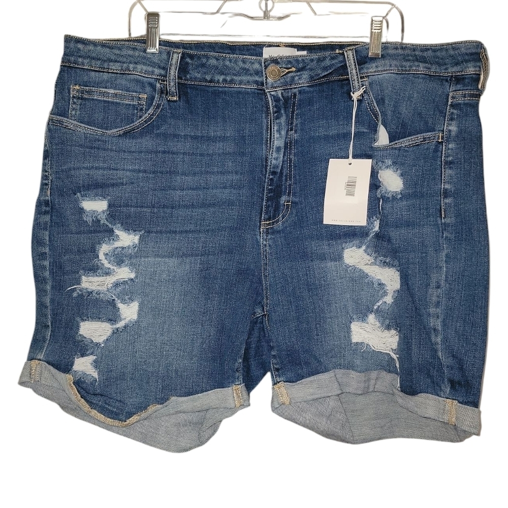 New With Tags! Cello Blue Jean Shorts with Distressed Details Size 3X